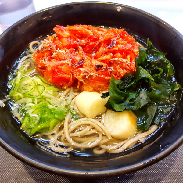 「名代塩そば（￥470）＋紅生姜天（￥170）」@名代 富士そば 蒲田店の写真