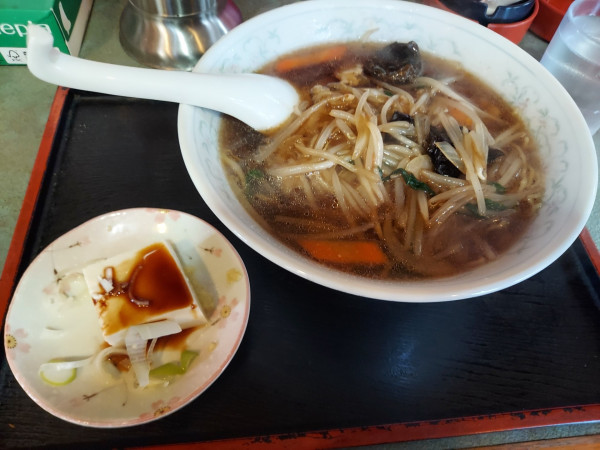 「モヤシそば（+半炒飯）850円」@中華料理 山久の写真