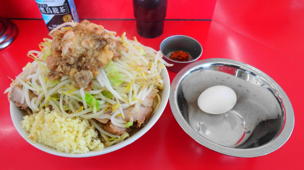 「小ラーメン（900円）＋生たまご＋辛みそ　ニンニクアブラ」@ラーメン二郎 ひたちなか店の写真