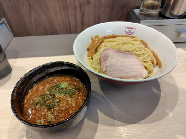 「つけそば(中盛)¥950」@横浜中華そば 維新商店 みなとみらい店の写真