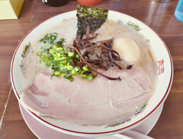 「味玉ラーメン＋替玉」@博多ラーメン 洋ちゃん食堂の写真