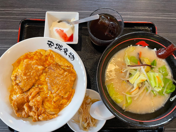 「Ｚランチ餃子４個付き　￥１２００」@北京本店の写真