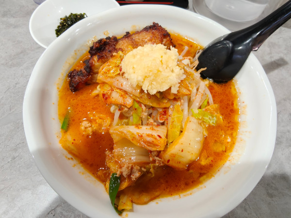 「キムチラーメン」@旨辛ラーメン表裏 高田馬場店の写真