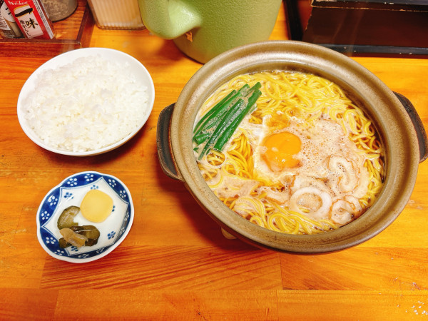 「鍋焼きラーメン大＋ご飯」@鍋焼きラーメン千秋の写真