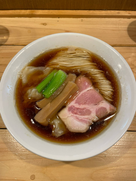 「醤油 雲呑中華そば」@世田谷中華そば 祖師谷七丁目食堂の写真
