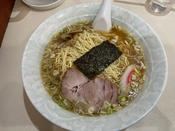 「ラーメン、半チャーハンセット1000円」@せきぐちラーメン 末広店の写真