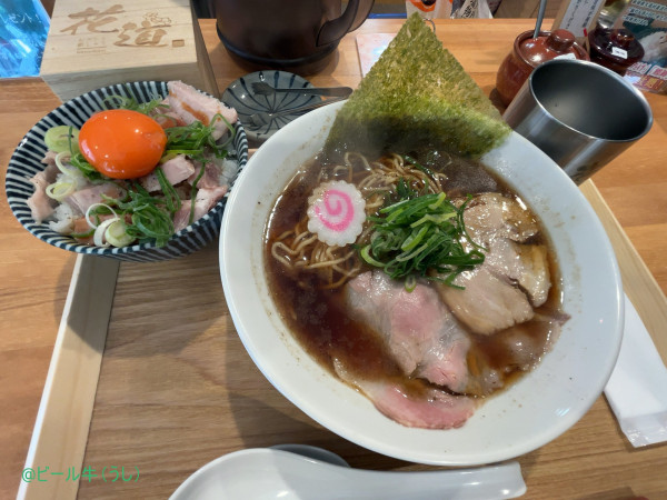 「淡麗中華そば＋炙りレアチャーシュー丼セット(1400円)」@中華そば 花道の写真