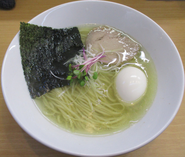 「塩ラーメン＋味玉　800円＋150円」@ラーメン ヒズミの写真