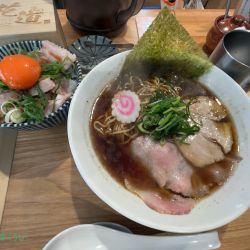 淡麗中華そば＋炙りレアチャーシュー丼セット(1400円)