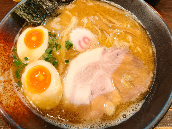 「半熟味玉ラーメン」@らー麺 夢あかりの写真