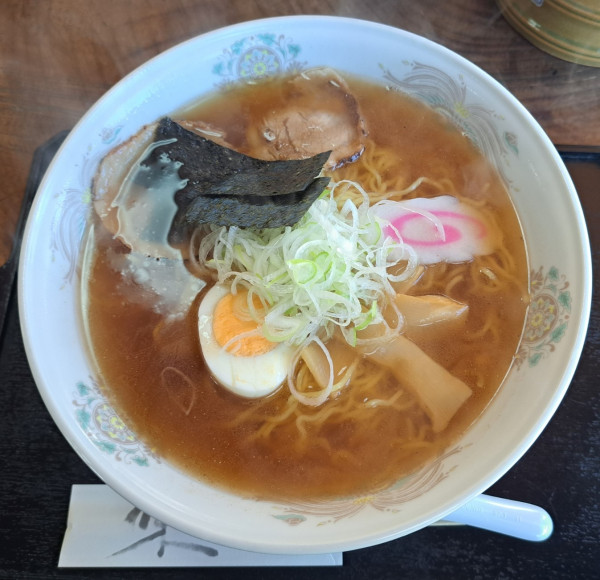 「中華そば（大盛り）900円」@山草小屋の写真