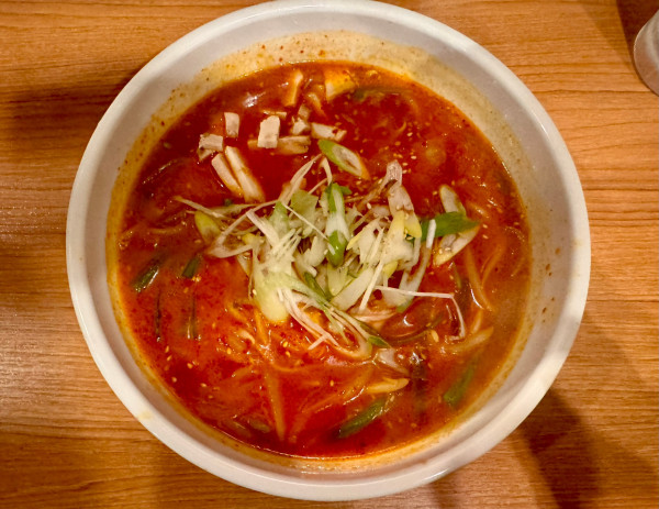 「ユッケジャンらあめん」@らあめん 新 ARATAの写真