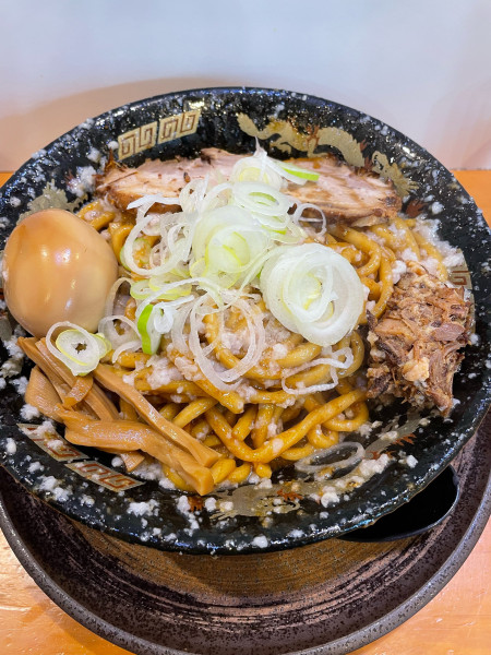 「爆盛脂油麺」@らーめん 平太周 神保町店の写真