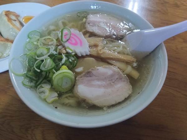 「ラーメン 餃子3個」@手打ちラーメン 俵屋の写真