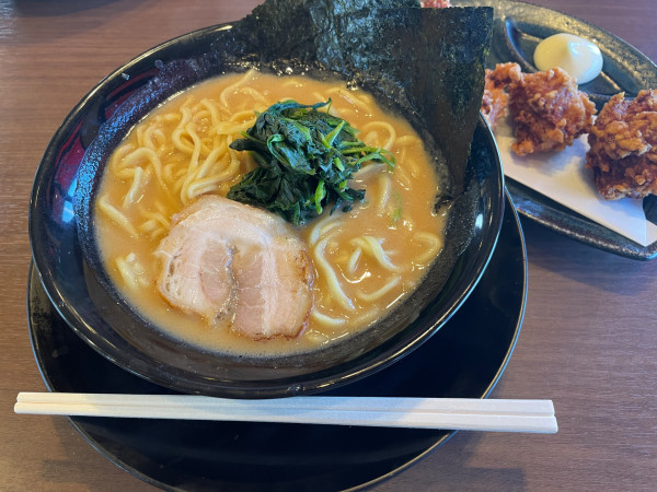 「唐揚げセット（ラーメン醤油）」@横浜家系ラーメン 太田商店の写真