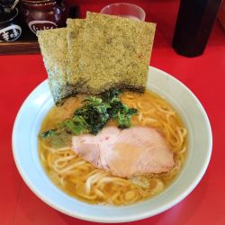 ラーメン 900円