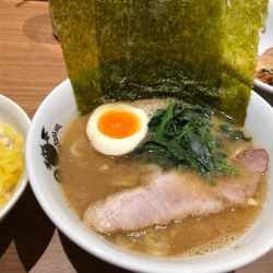 ラーメン(小)-硬め多め ライス(小)　皿チャーシュー　ビール