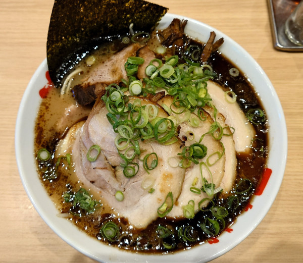 「肉盛りチャーシューめん（1,520円）+めし（100円）」@なんつッ亭 戸越銀座店の写真