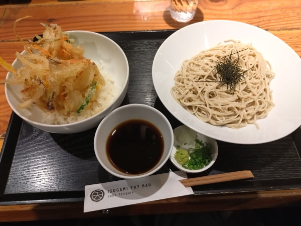 「ランチセット（ざるそば＋かき揚げ丼）1,200円」@ISOGAMI FRY BARの写真