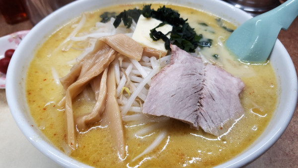 「味噌カレー牛乳ラーメンバター入り（980円）」@味の札幌 大西の写真