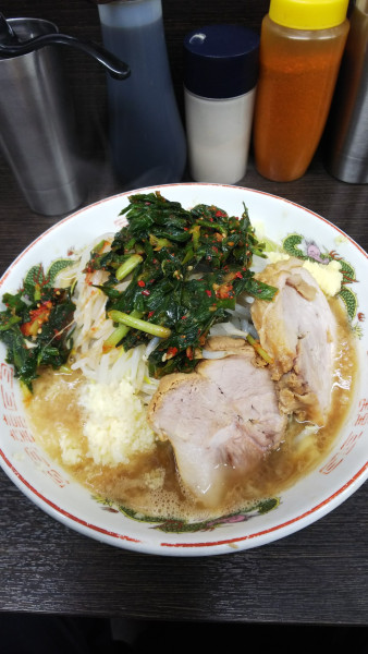 「ラーメン少なめピリ辛ニラ漬」@ラーメン二郎 川越店の写真