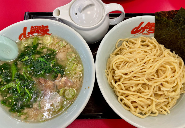 「醤油つけ麺+背脂+ほうれん草」@ラーメン山岡家 大田原店の写真