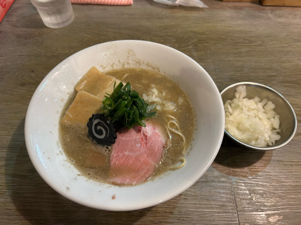 「コイニボメン900円+きのこバターの和え玉300円」@ニボシラァメン コハクの写真