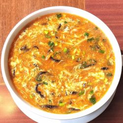 酸辣湯麺 1080円＋税