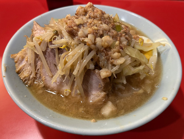 「ラーメン半分麺固めちょい野菜ちょいアブラ」@ラーメン富士丸 明治通り都電梶原店の写真