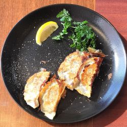 (限定)カキ餃子 660円＋税