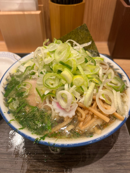 「ニラねぎらーめん大盛り(1040円)」@舎鈴 カインズスーパーセンター上里本庄の写真
