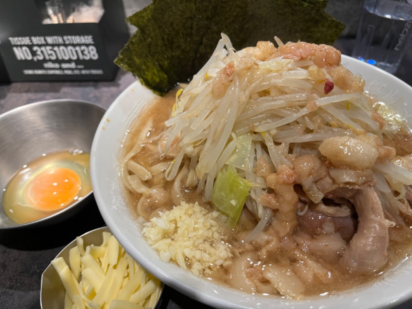 「ラーメン＋チーズ＋海苔＋生卵：1000＋280円」@Hi-Fat Noodle BUTCHER’Sの写真
