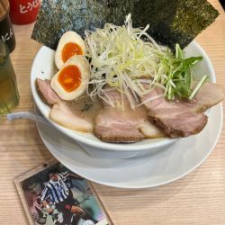 極み吉祥寺盛りあご塩ラーメン