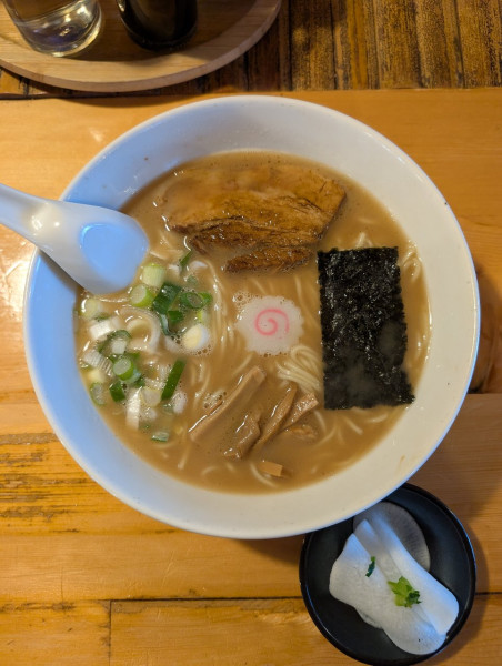 「中華そばバカうまラーメン 中」@自然派ラーメン 花の季の写真