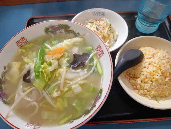 「タンメンと半チャーハン（¥900）」@石川家食堂の写真
