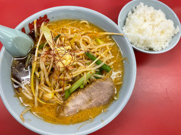 「G系もやし味噌ラーメン 半ライスセット ¥1090」@ラーメン山岡家 愛知刈谷店の写真