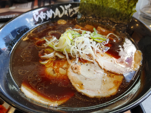 「富山ブラックラーメン（820円）」@らあめん花月嵐 鴻巣店の写真