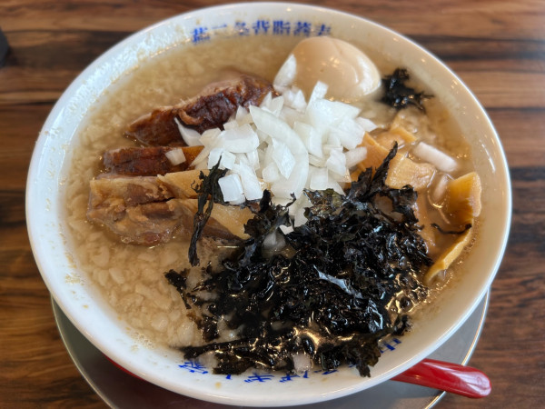 「背脂煮干しそば 花咲盛り (大脂 玉ねぎ多め)」@燕三条中華そば ぎと家 花崎店の写真