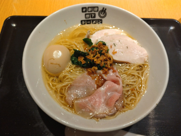 「【呉田-goden-】日本三大地鶏塩ラーメン¥1600+味玉」@#新宿地下ラーメンの写真