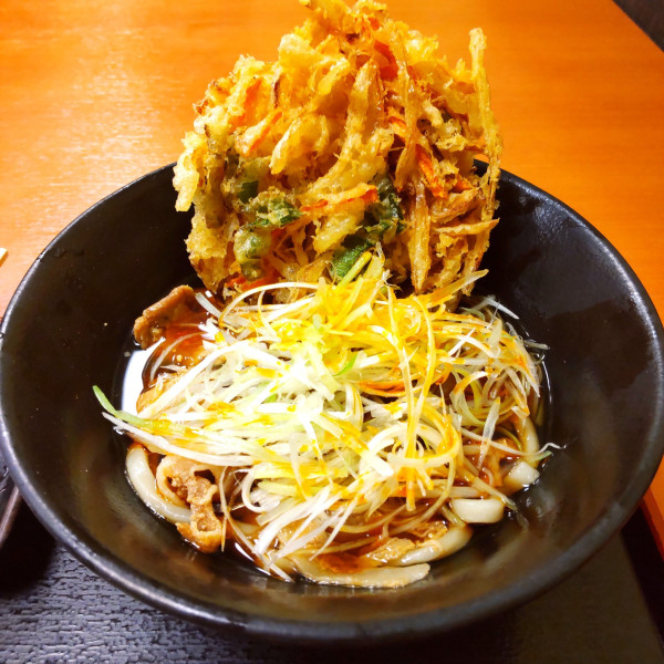 「【季節限定】辛ねぎ肉そば(¥700)+かき揚げ(クーポン)」@ゆで太郎 東邦医大通り店の写真