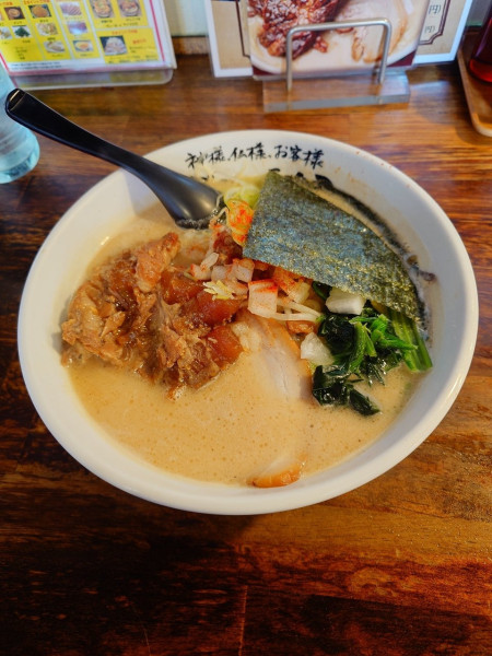 「とんこつ醤油らーめん」@らーめん神月の写真
