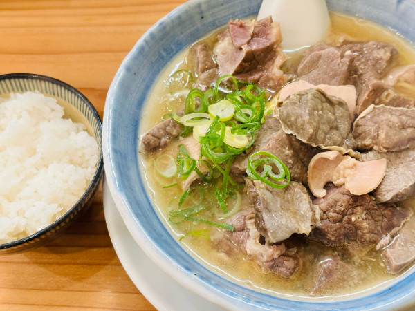 「塩ホルモン中華そば 1,000円 ごはん 200円」@永明中華そば店の写真