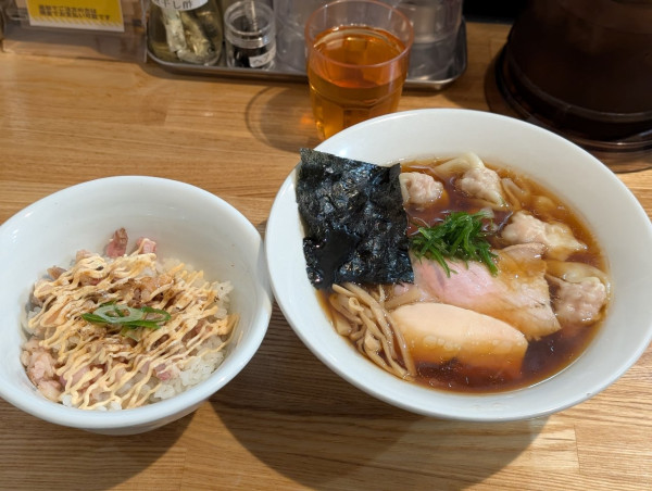 「ワンタン醤油らーめん」@RAMEN TOMOの写真