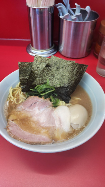 「ラーメン+味玉」@横浜ラーメン 武蔵家 東名川崎店の写真