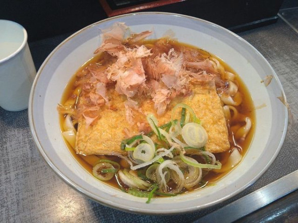 「きつねきしめん」@名代きしめん 住よし JR名古屋駅・新幹線上りホーム店の写真