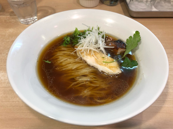 「醤油らぁ麺」@そば～じゅの写真