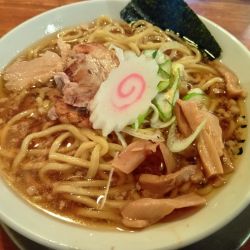 醤油らーめん大