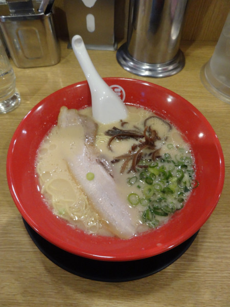「ラーメン580円 替玉100円」@豚骨ラーメン 福の軒の写真