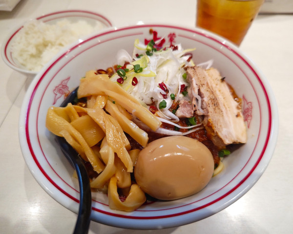 「黒鬼+メチャアジ+半ライス」@蒙古タンメン 中本 高田馬場店の写真