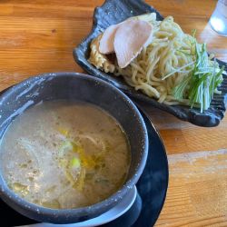濃厚鶏白湯つけ麺（塩味・並）950円 ※数量限定